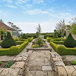 2 Bed In Scarborough Oc-79523 Sawdon