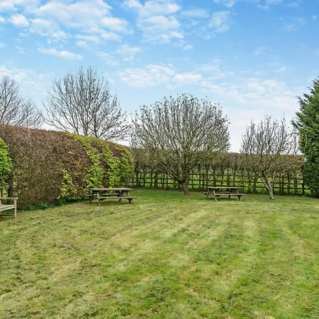 2 Bed In Scarborough Oc-79523 Sawdon