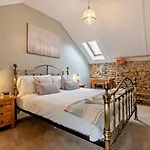 2 Bed In Scarborough Oc-79523 * Sawdon