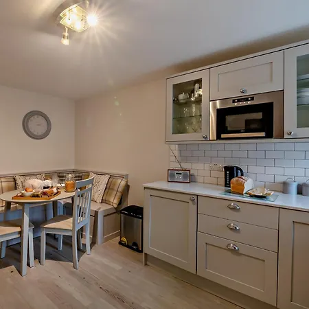 2 Bed In Scarborough 79523 * Sawdon